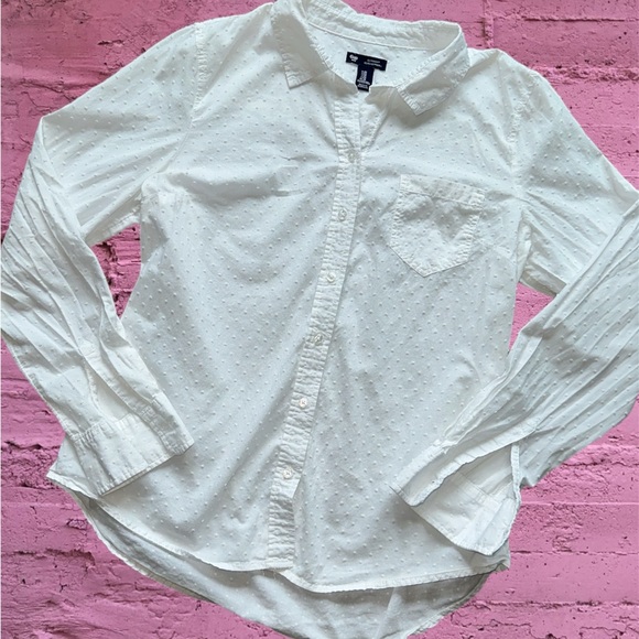 GAP Tops - Woman’s Swiss Dot Button Down Shirt